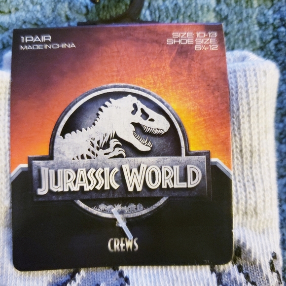 ❗️SOLD❗️Jurassic Park 'We Are Being Hunted' Socks. NWT. - Picture 4 of 6